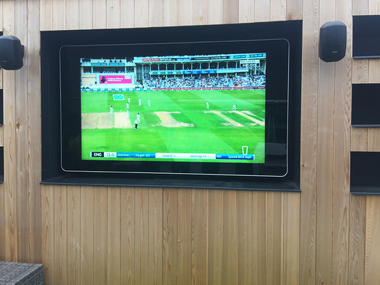 Wall-Mounted 22" to 86" Outdoor Digital Advertising Display