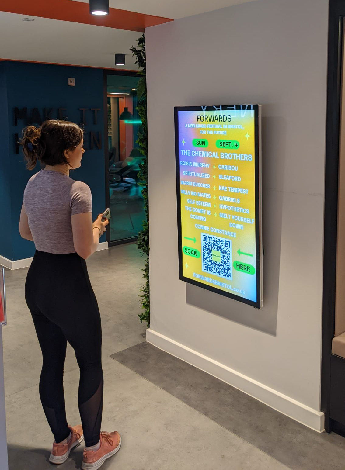Slimline Pro Advertising Screen – Trigger Audio Visual